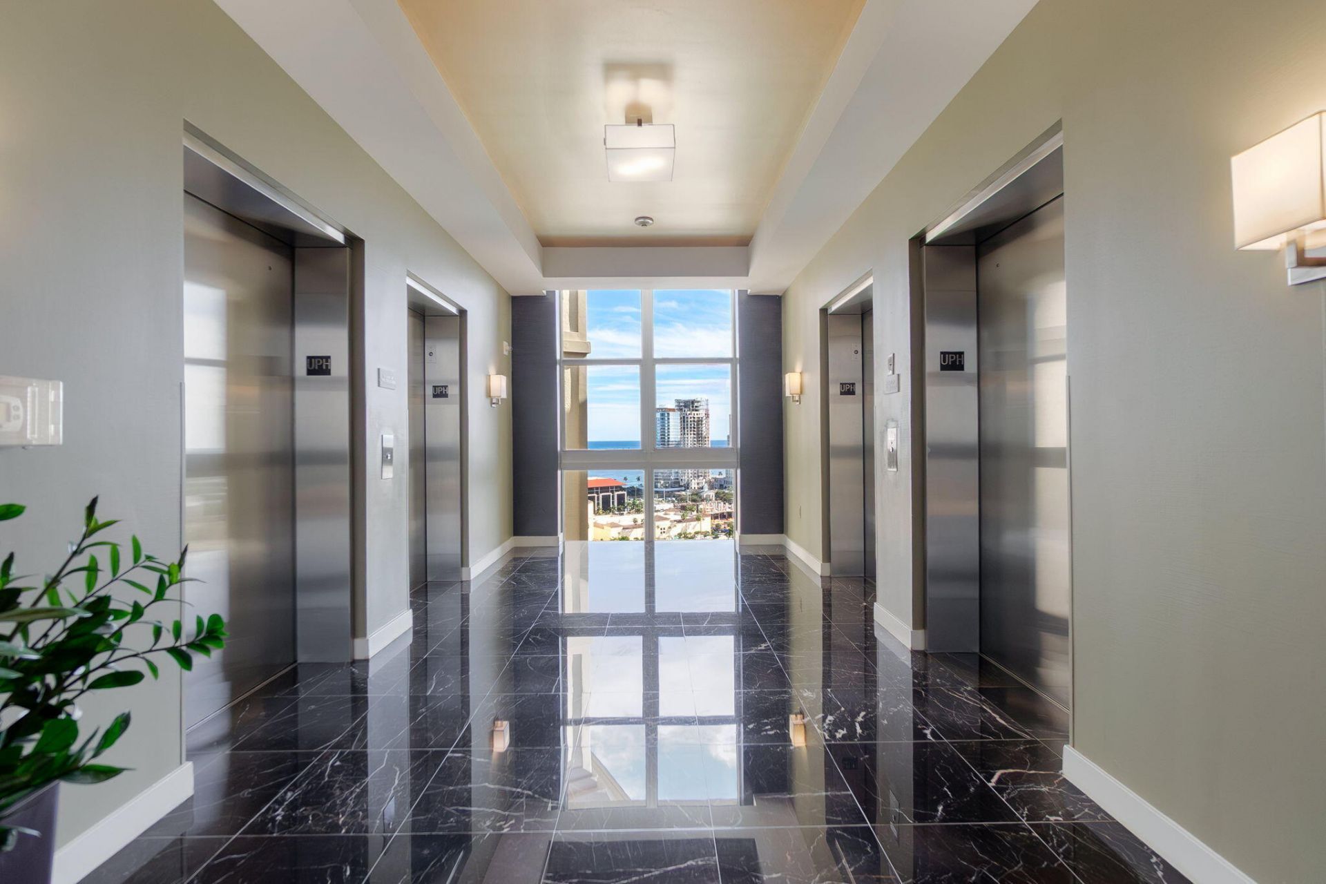550 Okeechobee Boulevard, Unit Uph-15, West Palm Beach, FL 33401 Photo