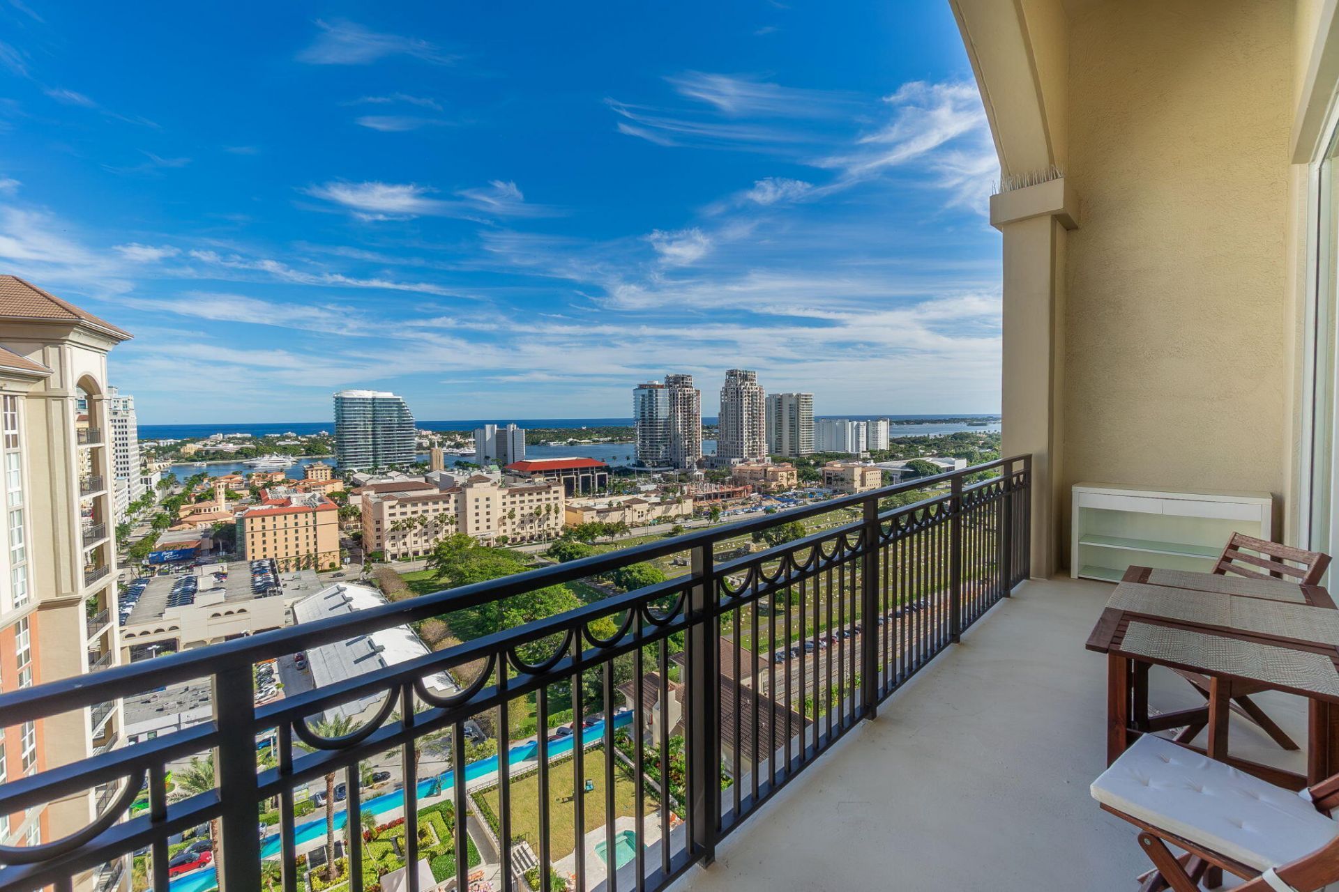 550 Okeechobee Boulevard, Unit Uph-15, West Palm Beach, FL 33401 Photo