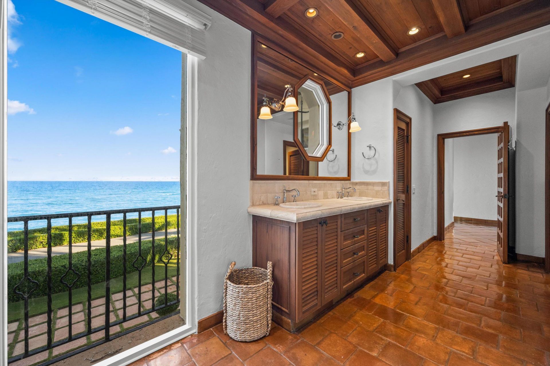 240 N Ocean Boulevard, Palm Beach, FL 33480 Photo