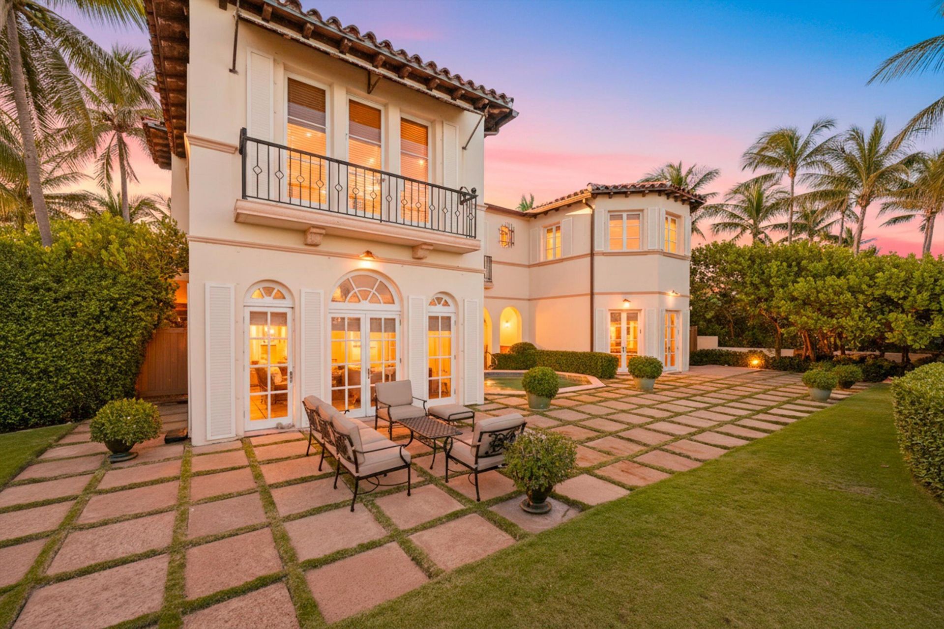 240 N Ocean Boulevard, Palm Beach, FL 33480 Photo