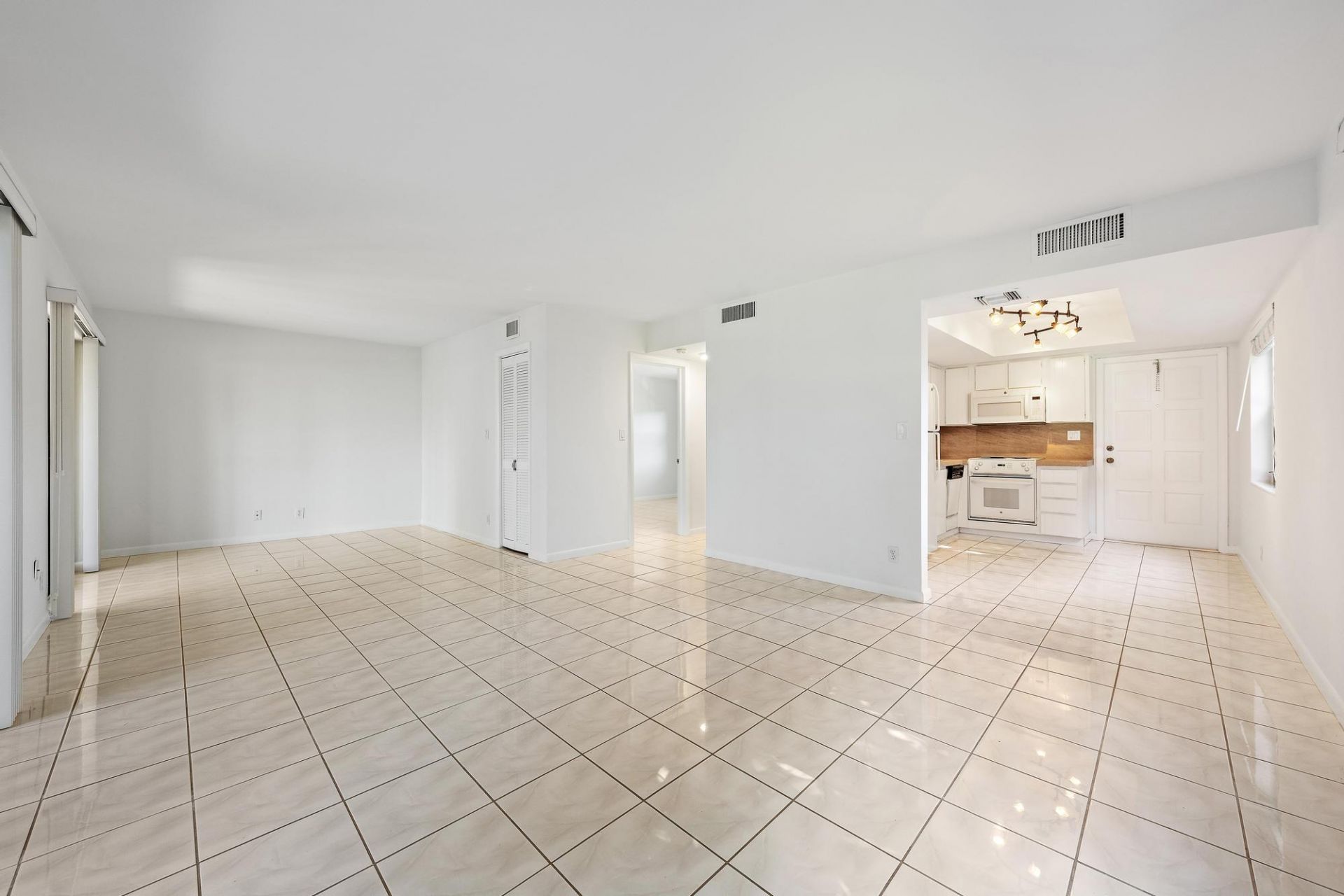 300 Inlet Way, Unit 3, Palm Beach Shores, FL 33404 Photo
