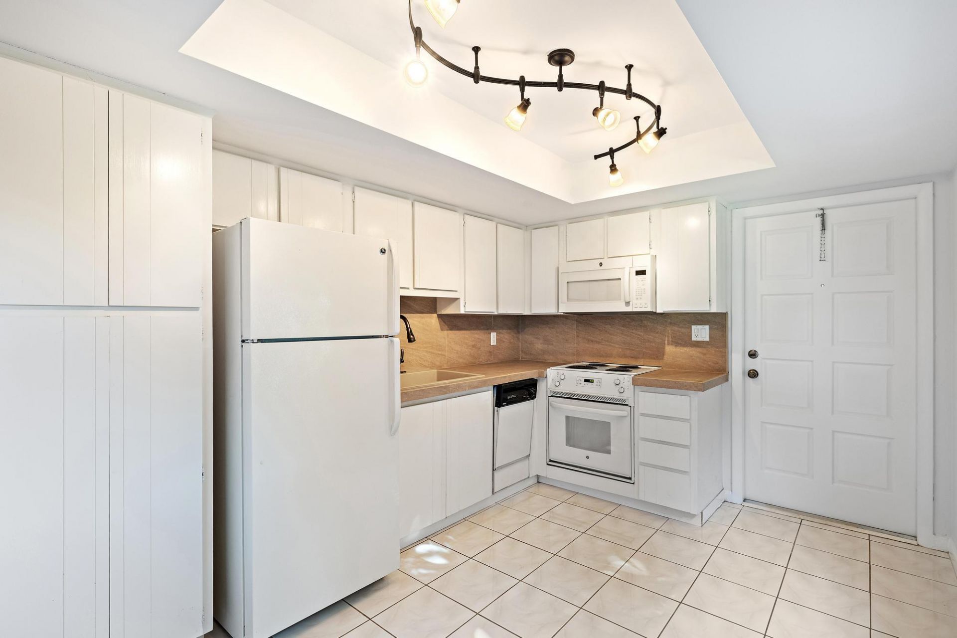 300 Inlet Way, Unit 3, Palm Beach Shores, FL 33404 Photo