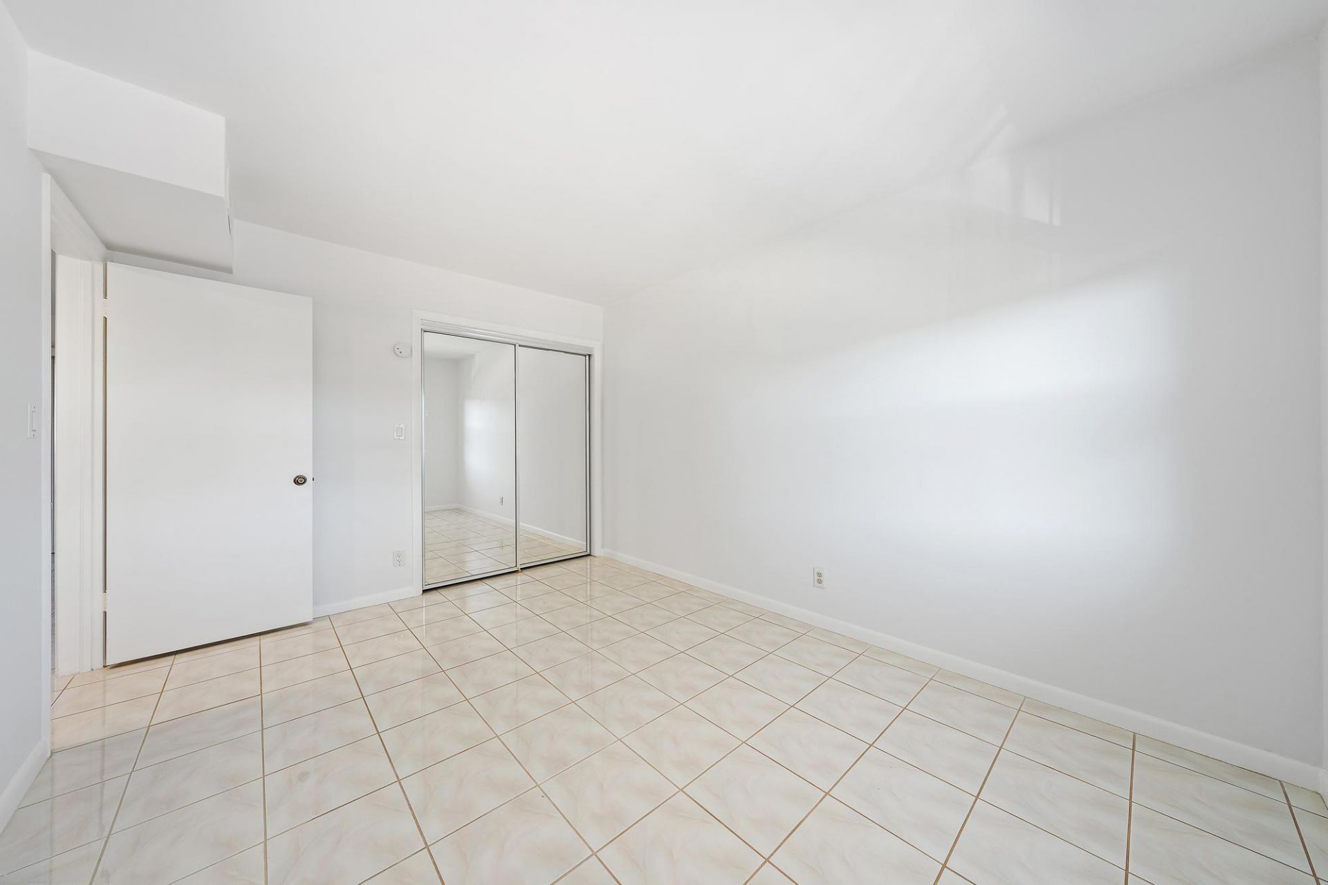 300 Inlet Way, Unit 3, Palm Beach Shores, FL 33404 Photo