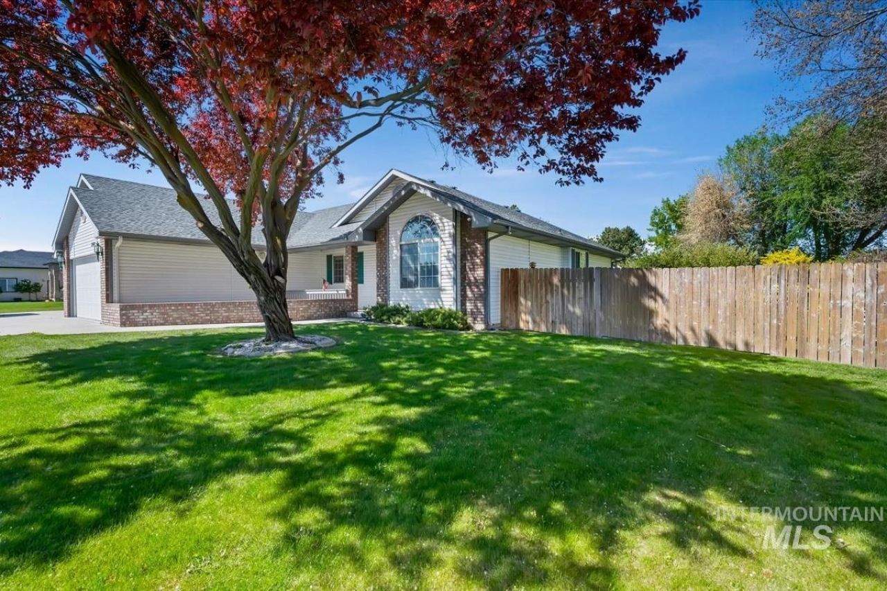 2501 S Meyer St, Nampa, ID 83686 Main Photo