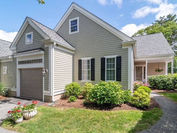 12 Sea Knoll Ct, Unit 12, Bourne, MA 02532