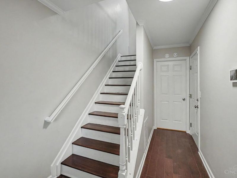 610 Clemmer Avenue, Unit 6, Cincinnati, OH 45219 Photo 3
