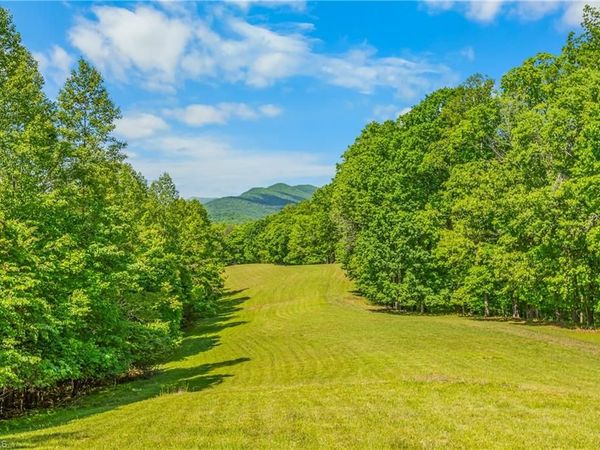 1392 Mission Road, Danbury, NC 27016