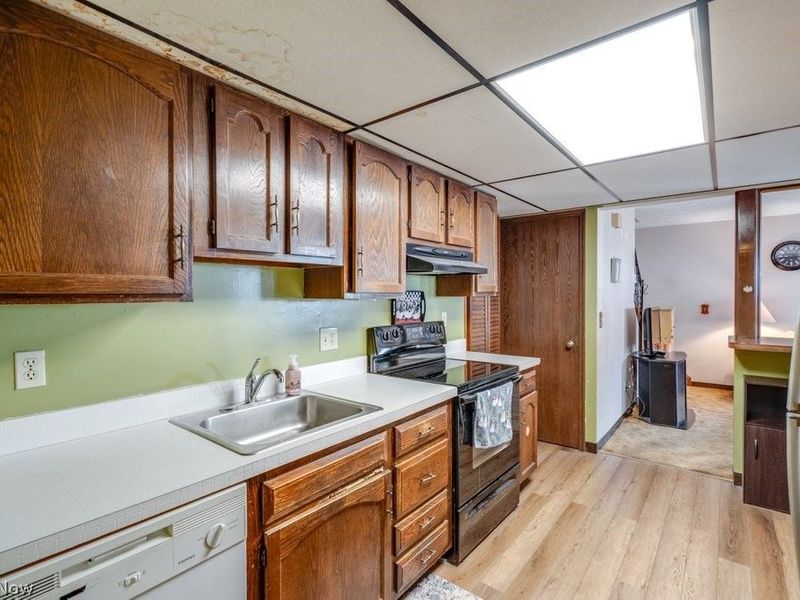 58 New Castle Lane , Mentor, OH 44060 Photo 6