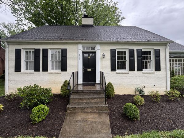 210 Locust AVE , Salem, VA 24153