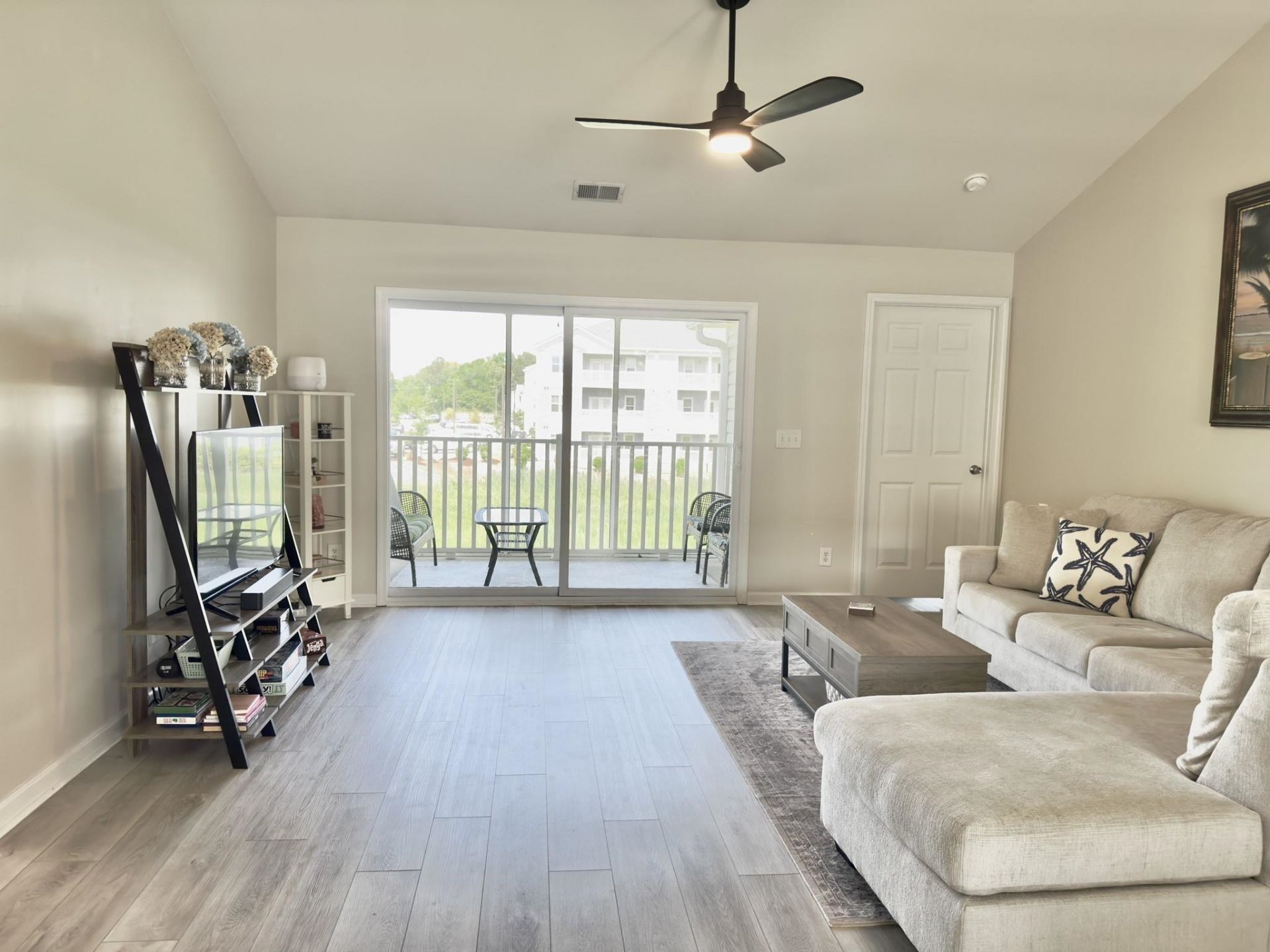 135 Butkus Dr.  Photo 7