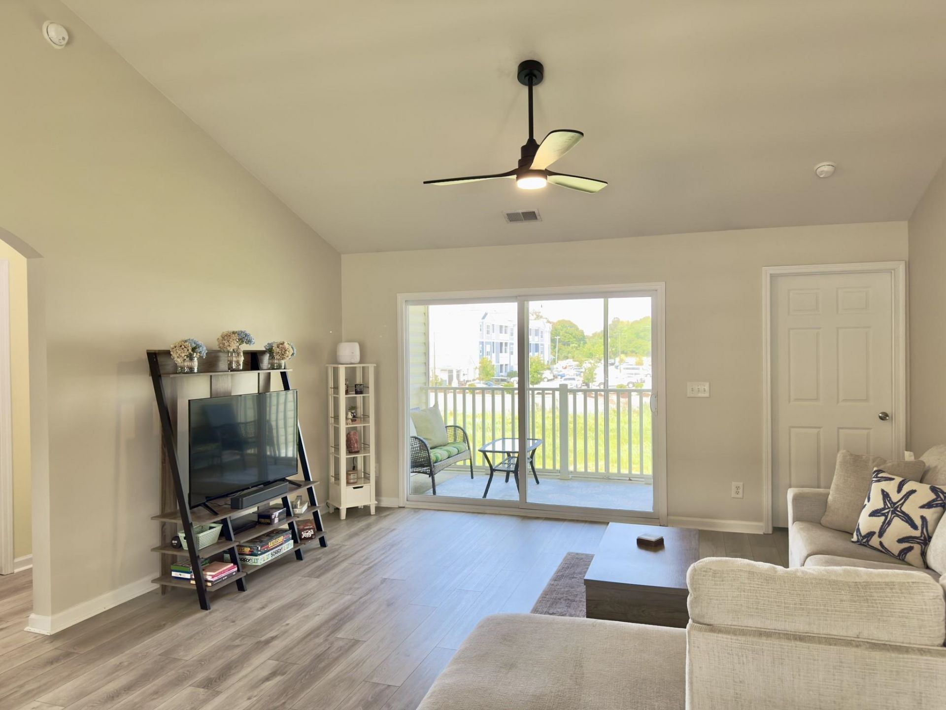 135 Butkus Dr.  Photo 8