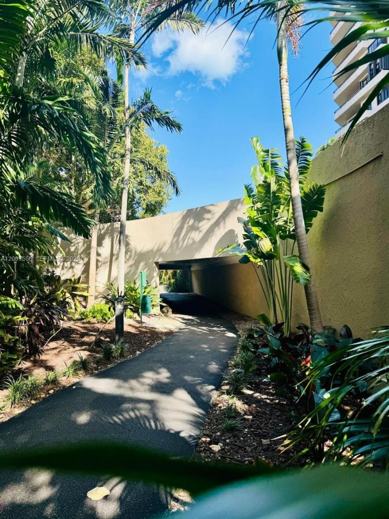 101 Crandon Blvd, Unit 276, Key Biscayne, FL 33149 Photo