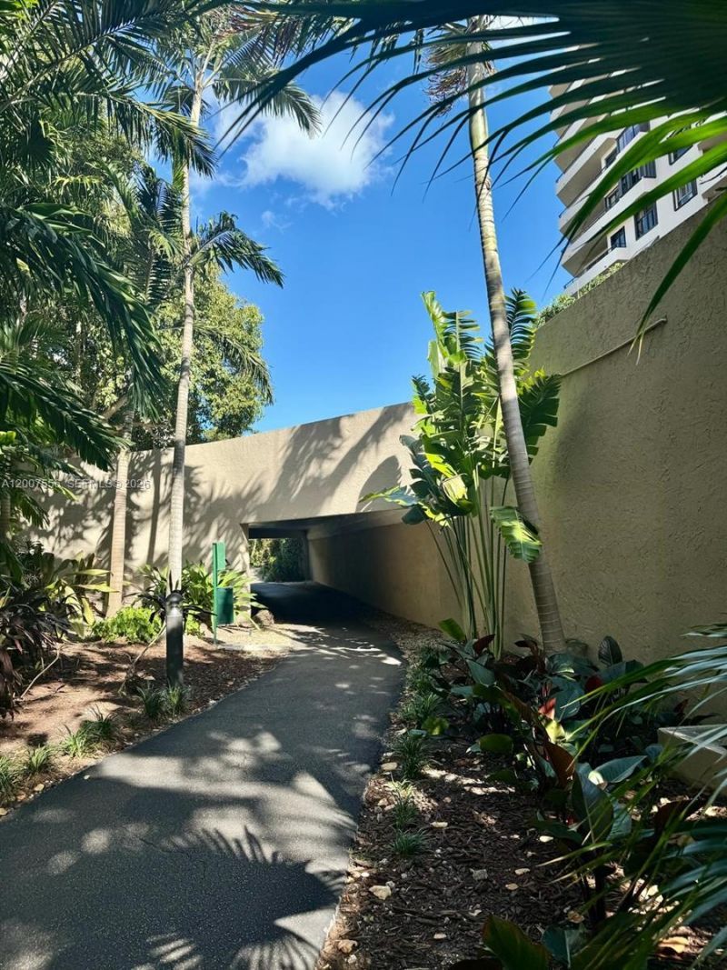 101 Crandon Blvd, Unit 276, Key Biscayne, FL 33149 Photo