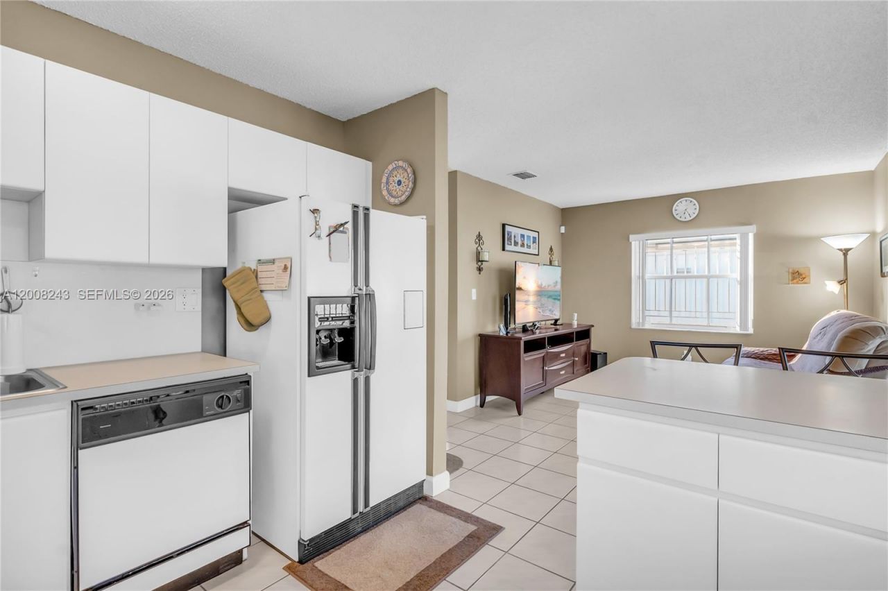 1013 NW 132nd Ave West, Miami, FL 33182 Photo