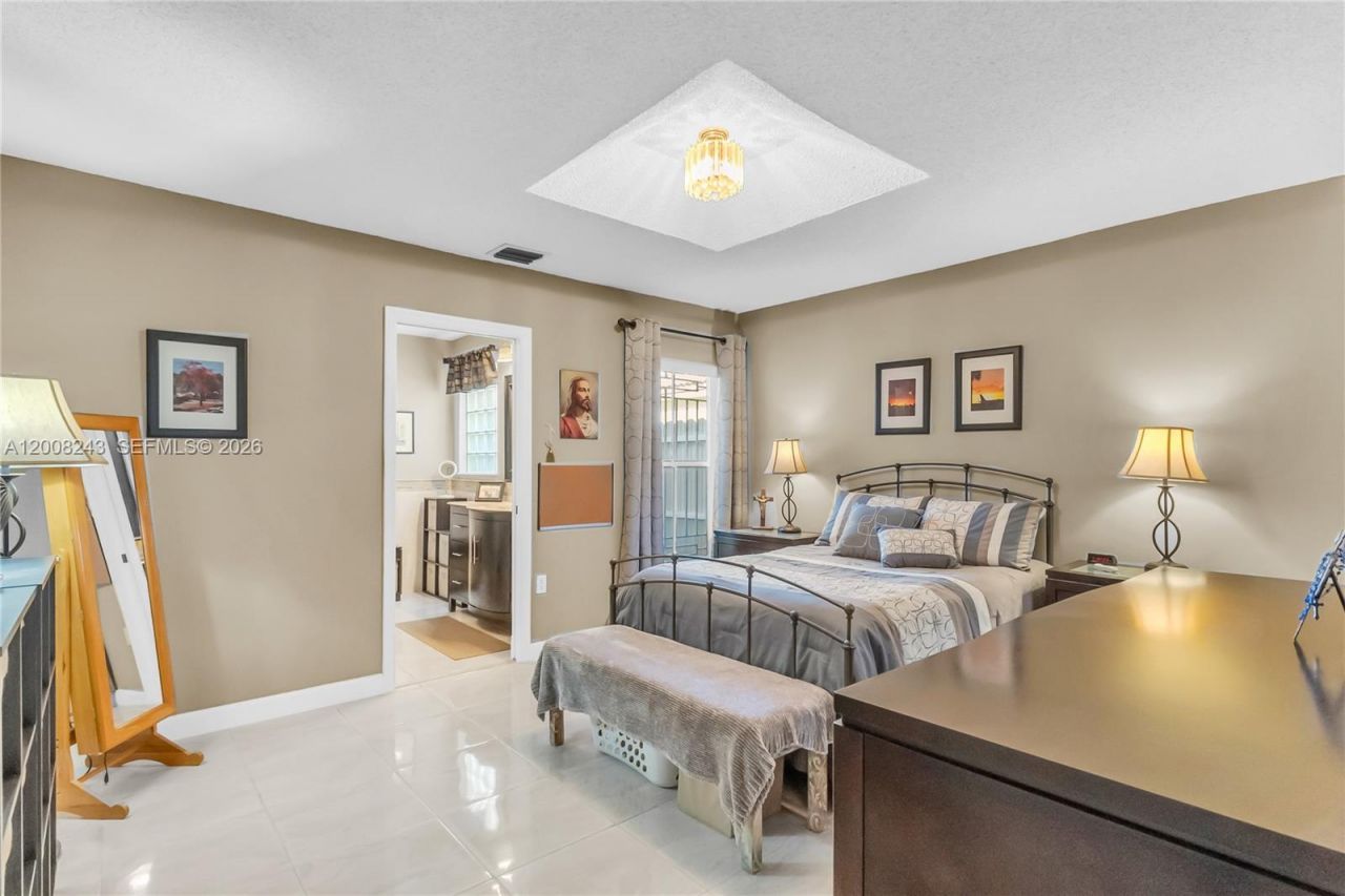 1013 NW 132nd Ave West, Miami, FL 33182 Photo