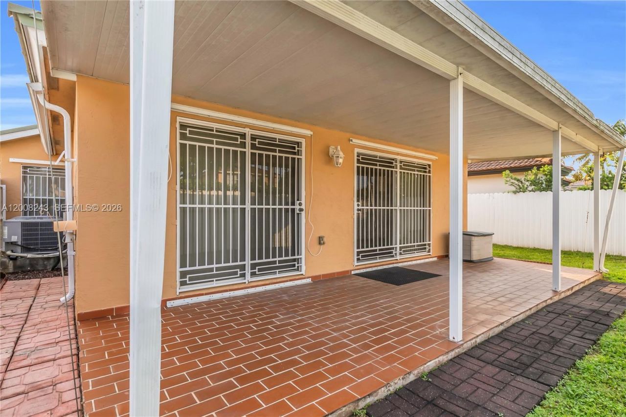 1013 NW 132nd Ave West, Miami, FL 33182 Photo