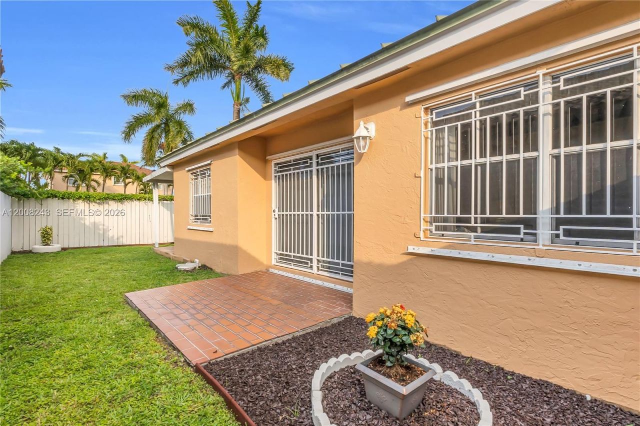 1013 NW 132nd Ave West, Miami, FL 33182 Photo
