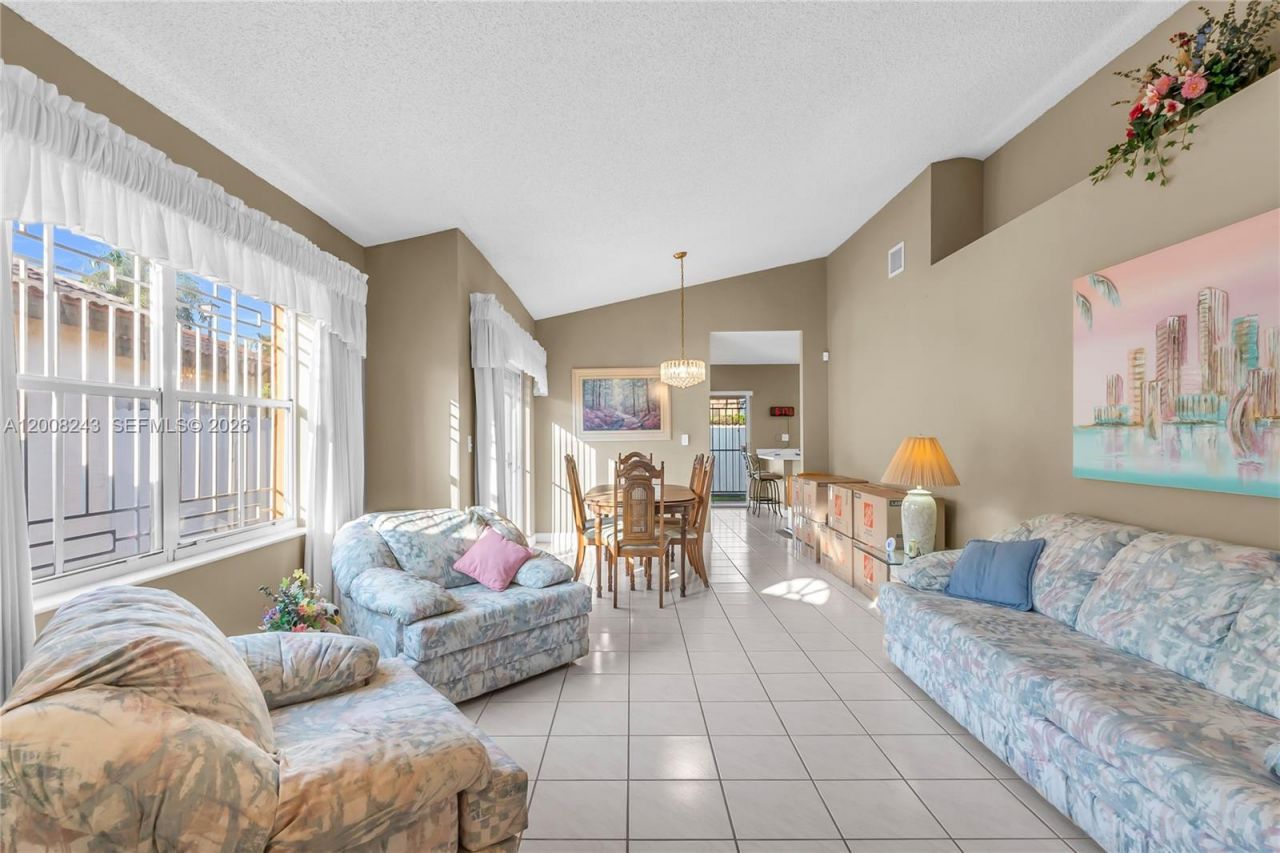 1013 NW 132nd Ave West, Miami, FL 33182 Photo