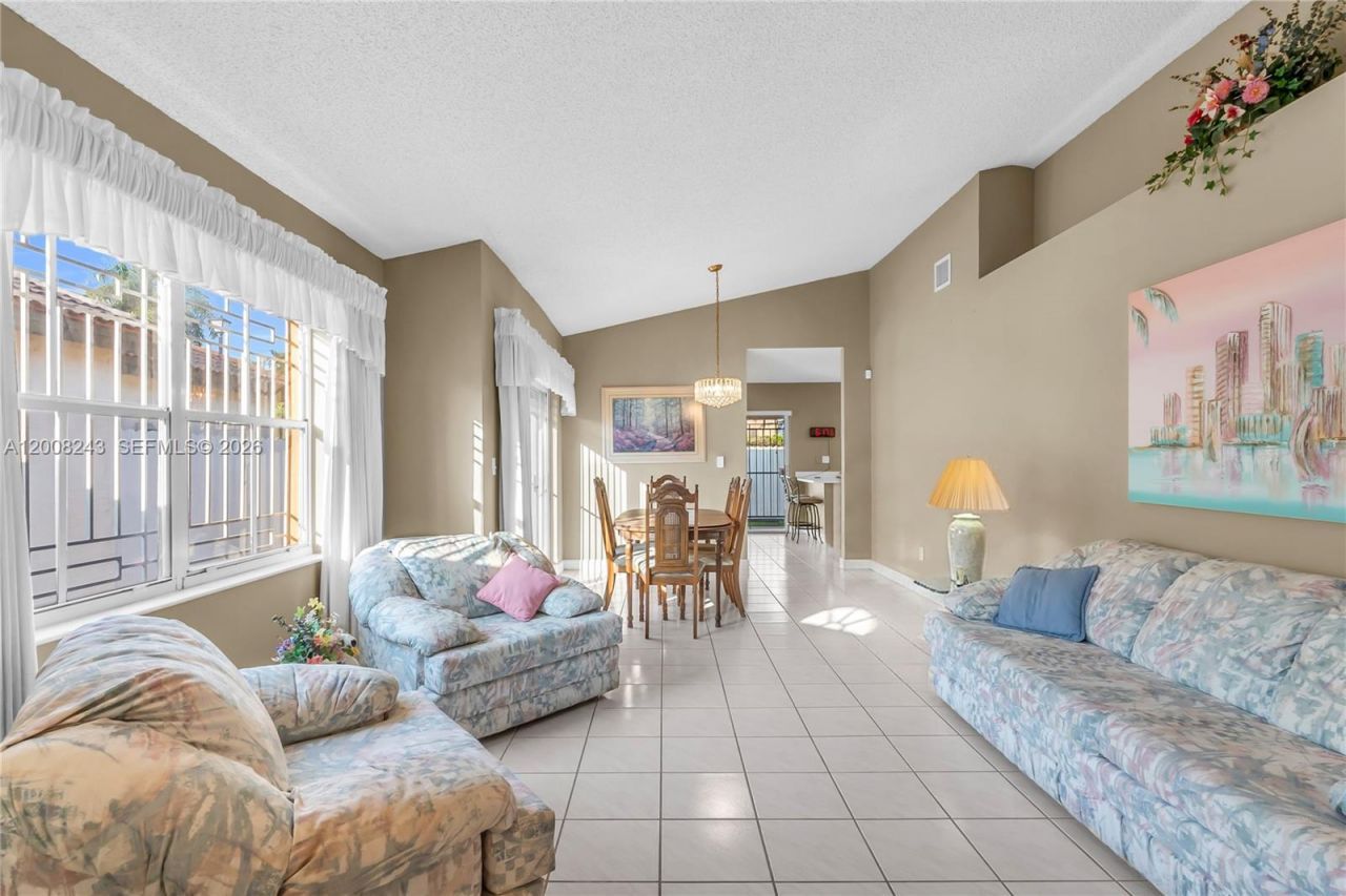 1013 NW 132nd Ave West, Miami, FL 33182 Photo