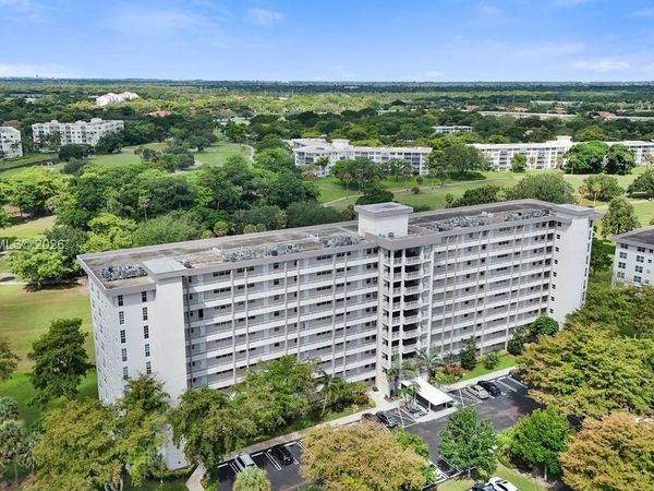 575 Oaks Ln , Unit 508, Pompano Beach, FL 33069