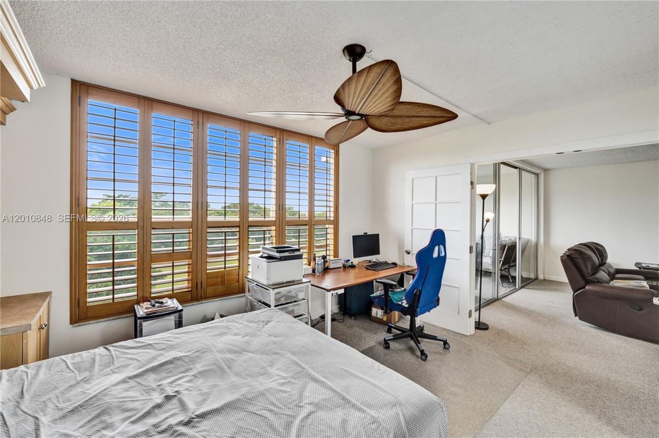 575 Oaks Ln, Unit 508, Pompano Beach, FL 33069 Photo