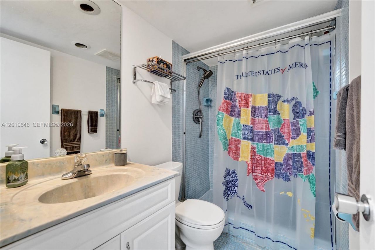 575 Oaks Ln, Unit 508, Pompano Beach, FL 33069 Photo