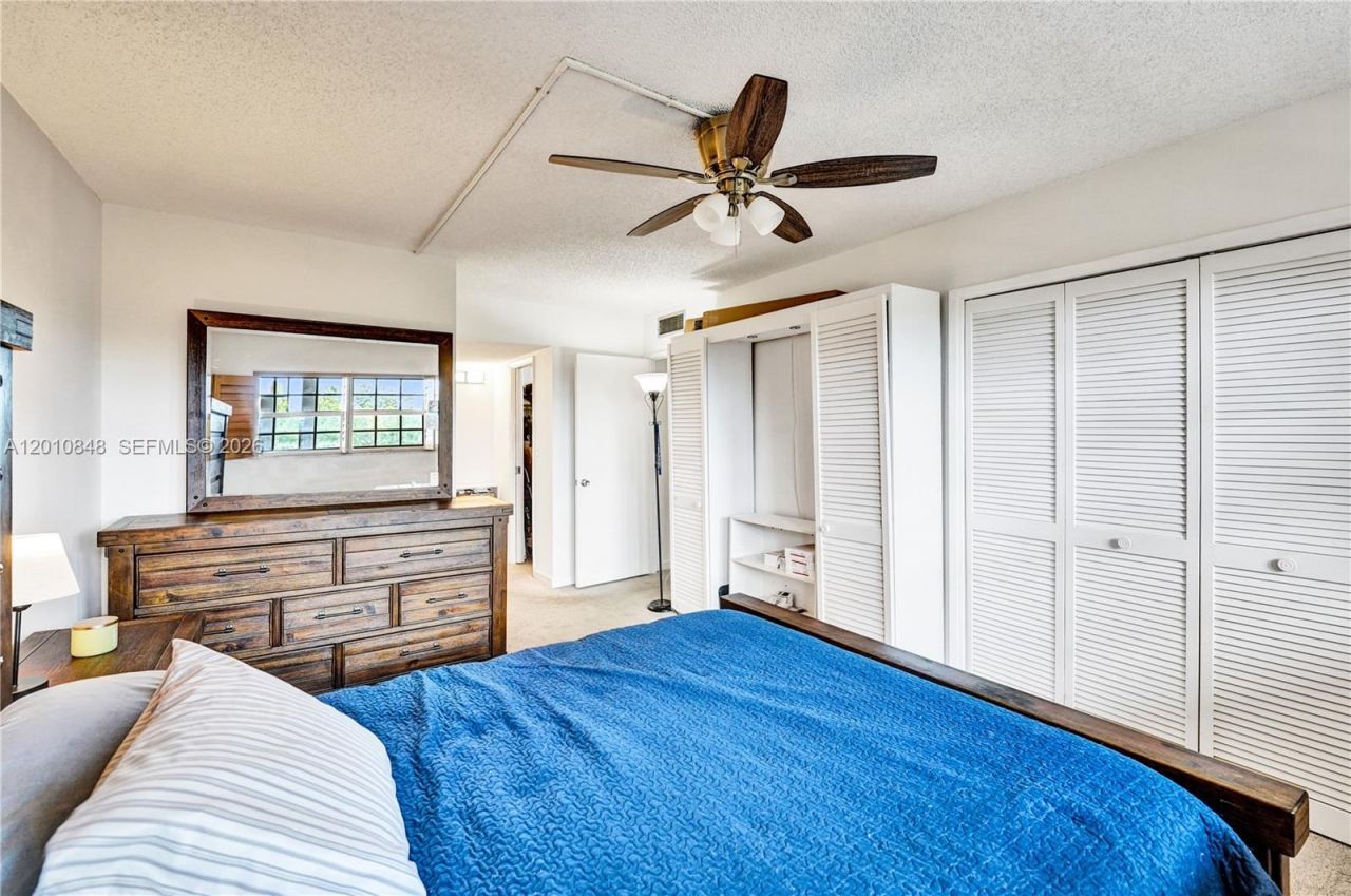 575 Oaks Ln, Unit 508, Pompano Beach, FL 33069 Photo