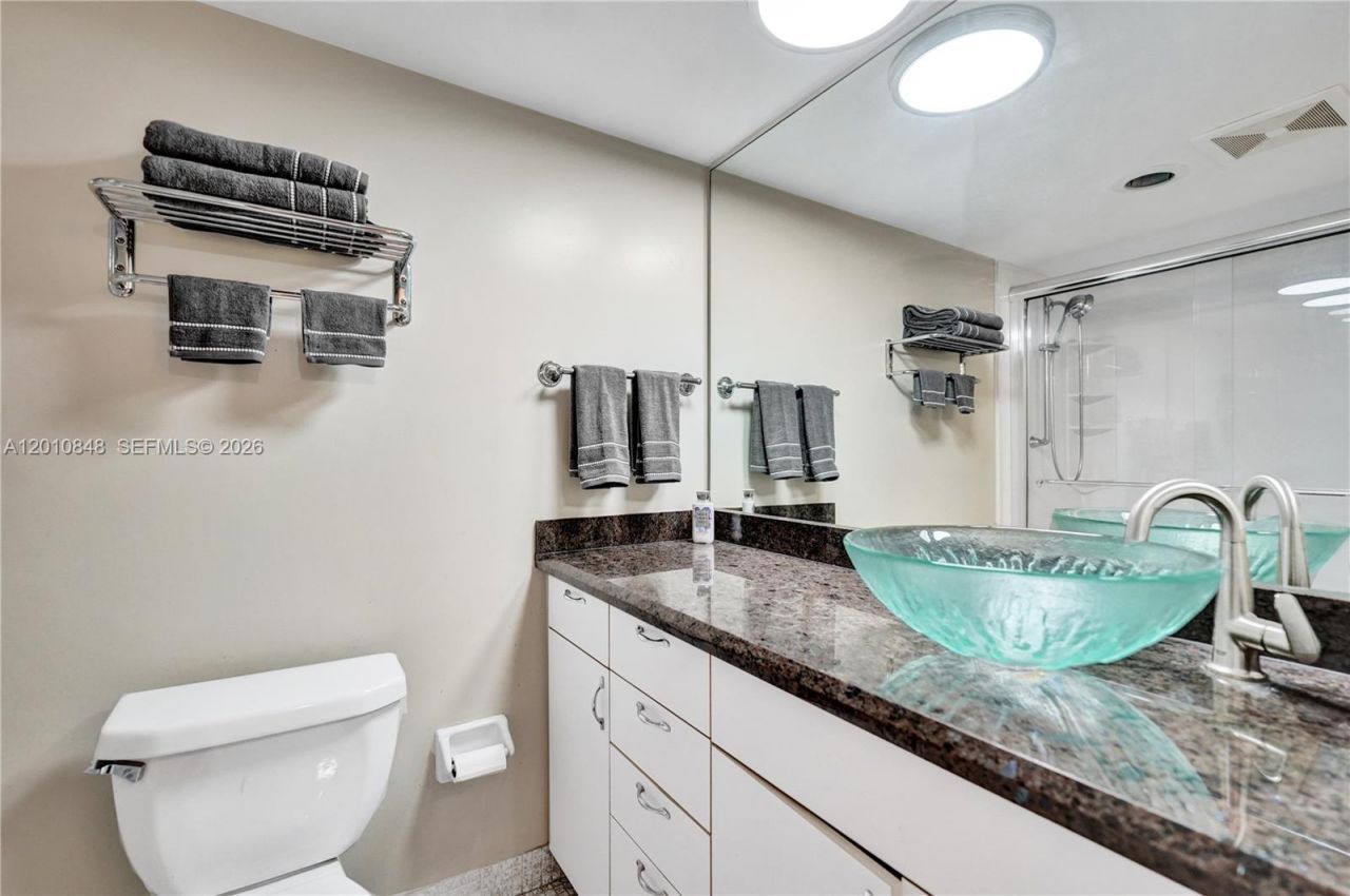 575 Oaks Ln, Unit 508, Pompano Beach, FL 33069 Photo