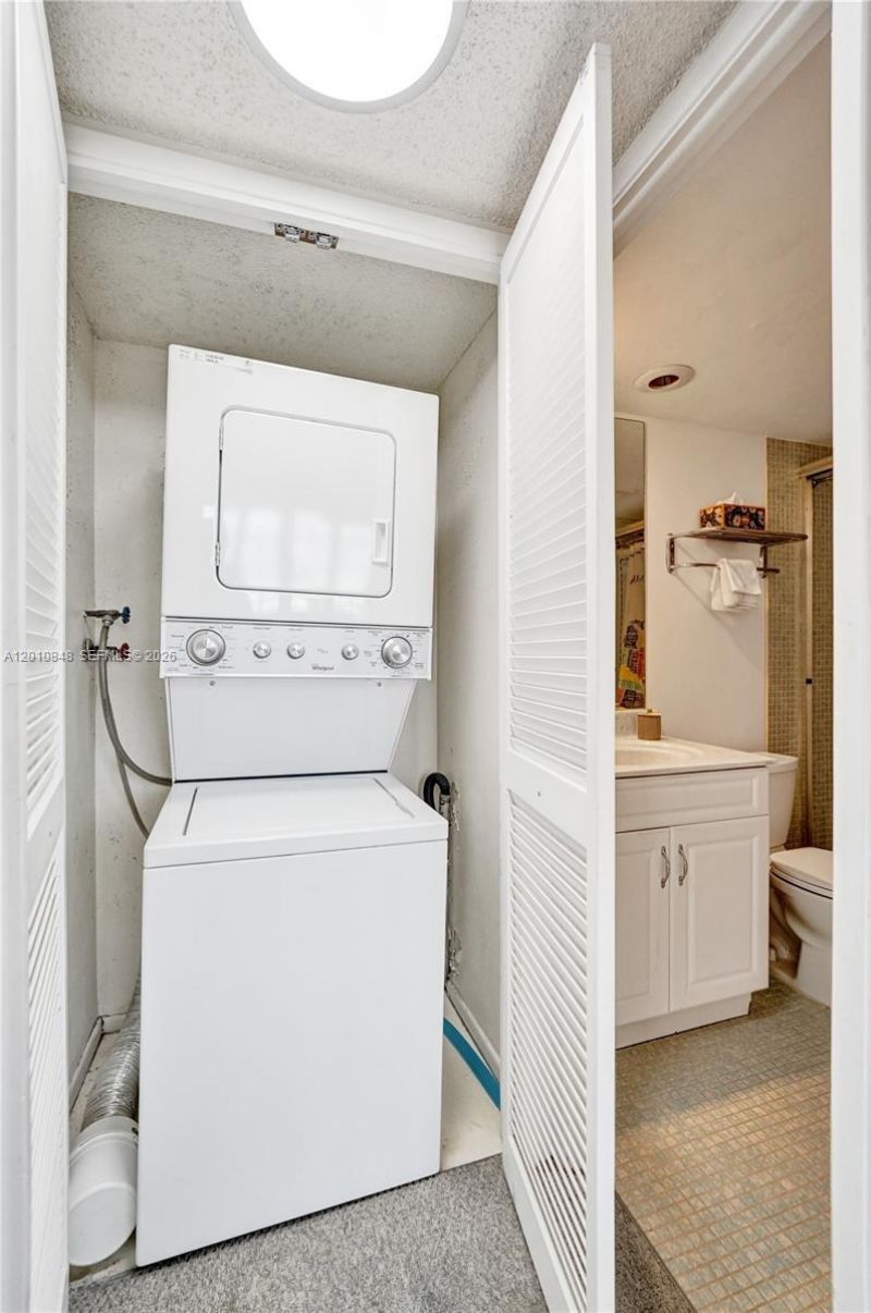 575 Oaks Ln, Unit 508, Pompano Beach, FL 33069 Photo