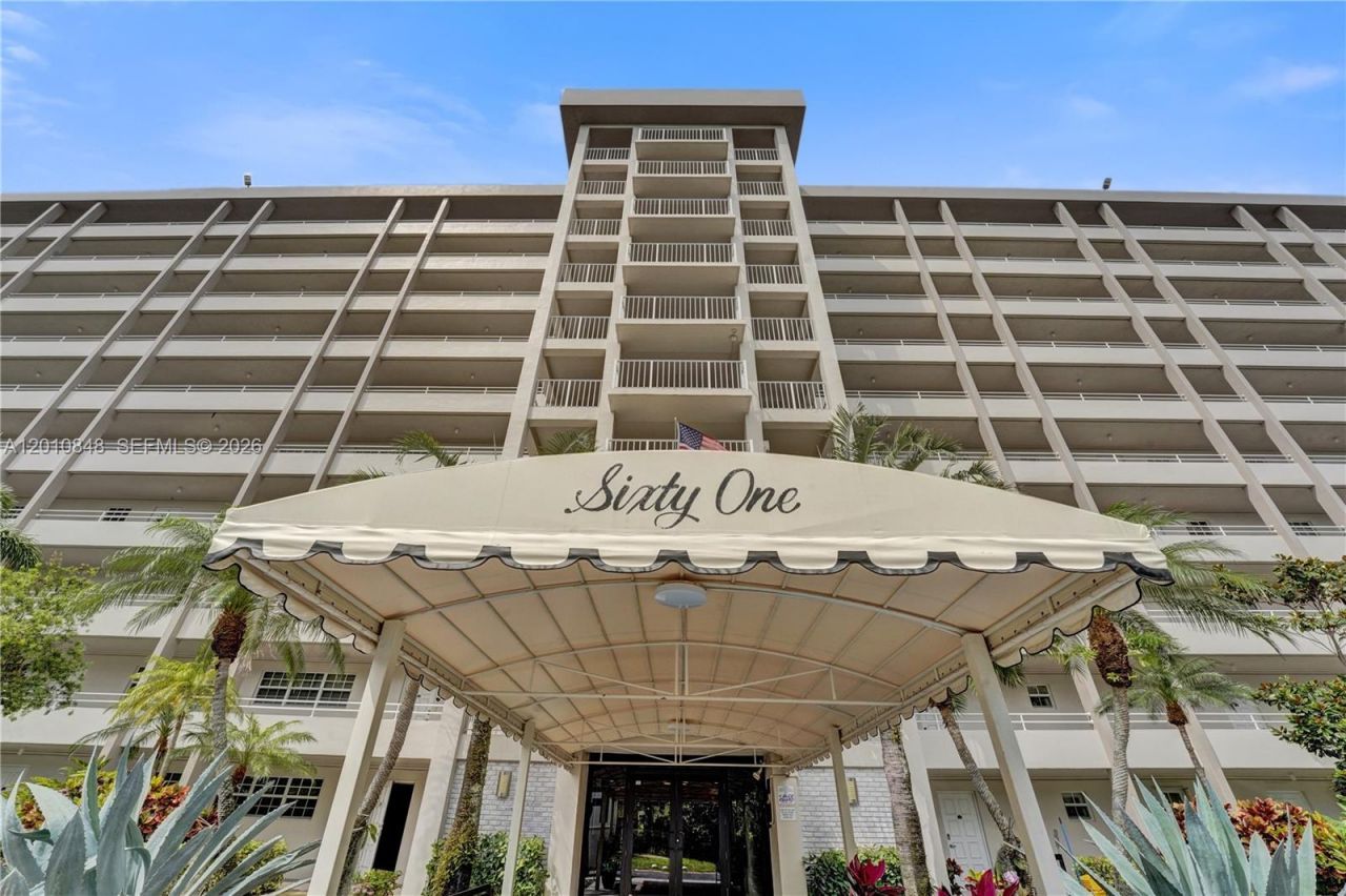575 Oaks Ln, Unit 508, Pompano Beach, FL 33069 Photo