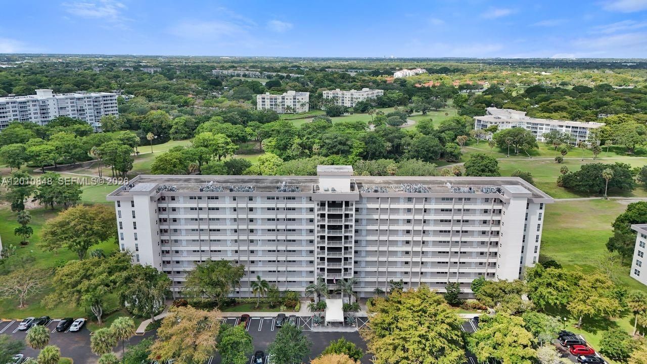575 Oaks Ln, Unit 508, Pompano Beach, FL 33069 Photo