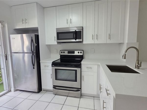 2575 SW 27th Ave , Unit 105, Miami, FL 33133