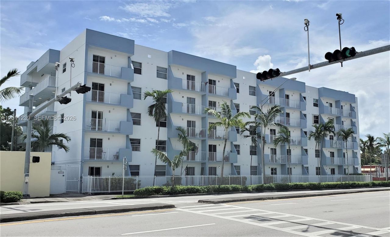 2575 SW 27th Ave , Unit 105, Miami, FL 33133 Photo