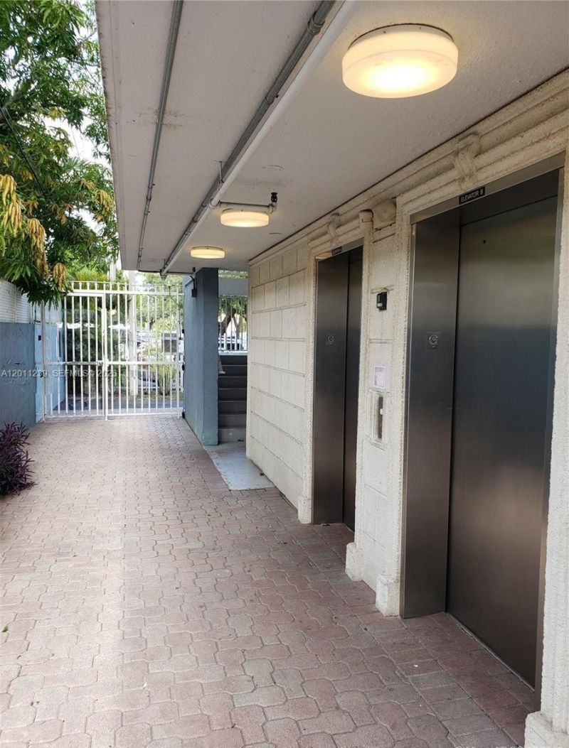 2575 SW 27th Ave , Unit 105, Miami, FL 33133 Photo