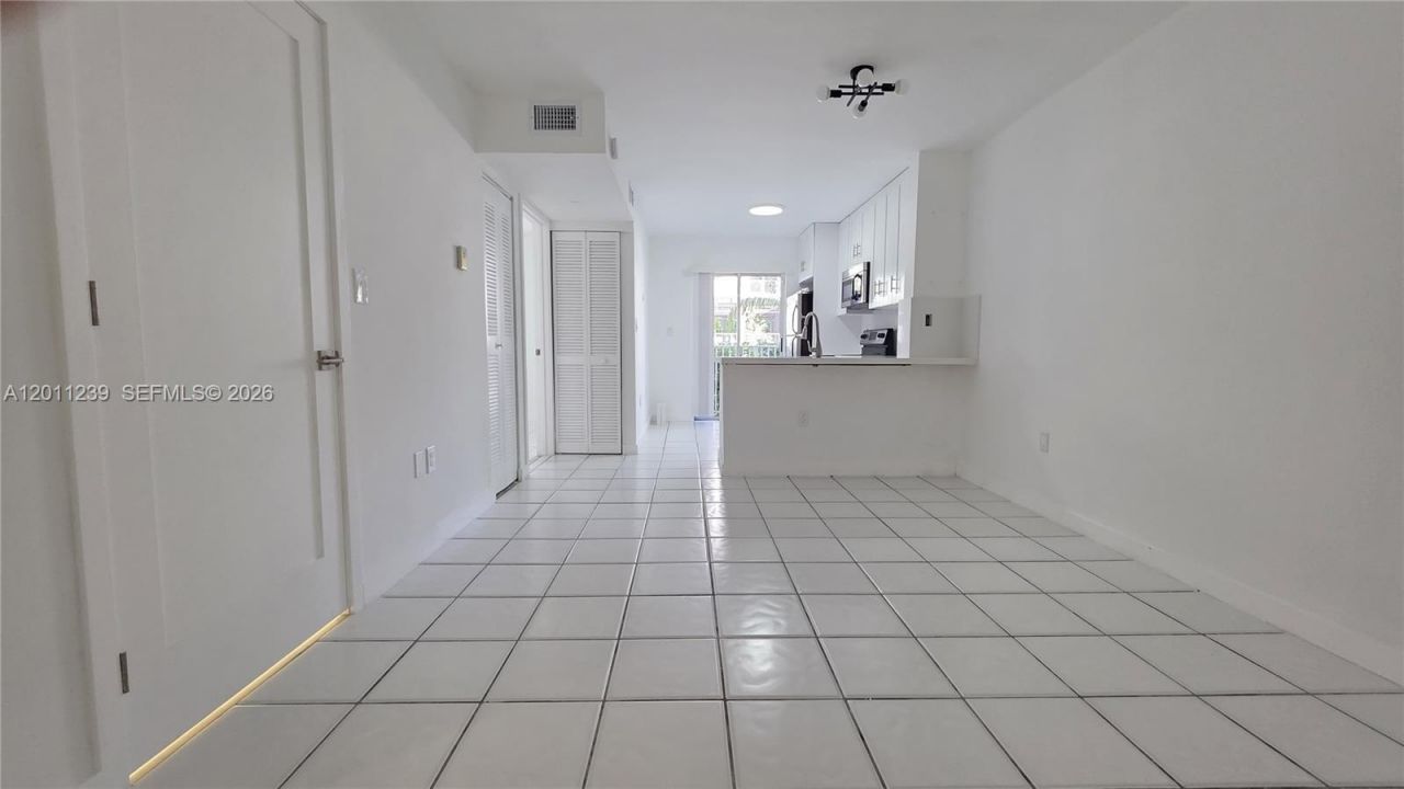 2575 SW 27th Ave , Unit 105, Miami, FL 33133 Photo