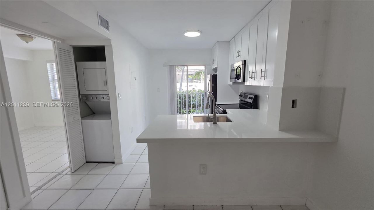 2575 SW 27th Ave , Unit 105, Miami, FL 33133 Photo