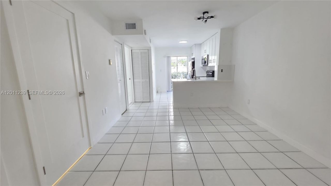 2575 SW 27th Ave , Unit 105, Miami, FL 33133 Photo