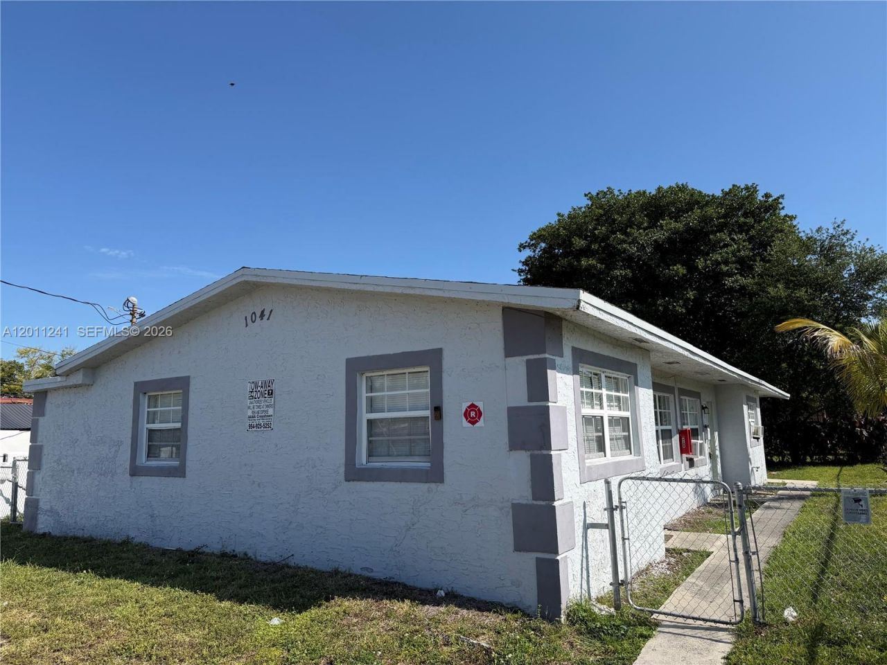 1041 NW 7th Ct, Unit 2, Hallandale Beach, FL 33009 Photo