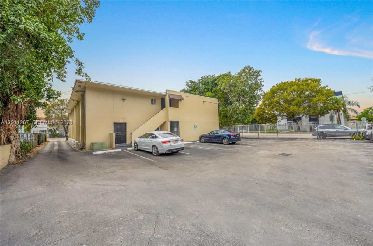 1 NE 78th St, Miami, FL 33138 Photo