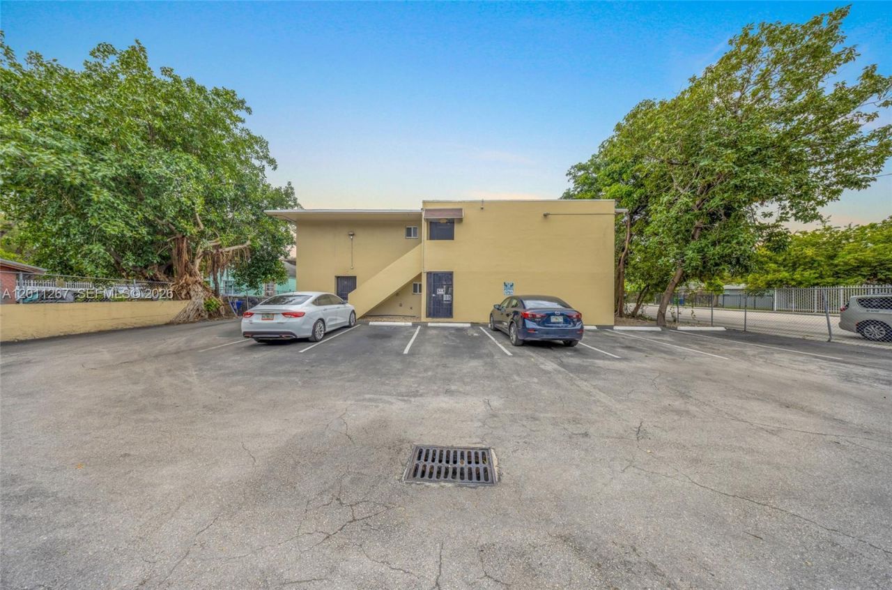 1 NE 78th St, Miami, FL 33138 Photo