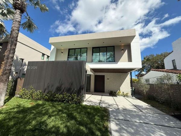 125 SW 29th Rd , Miami, FL 33129