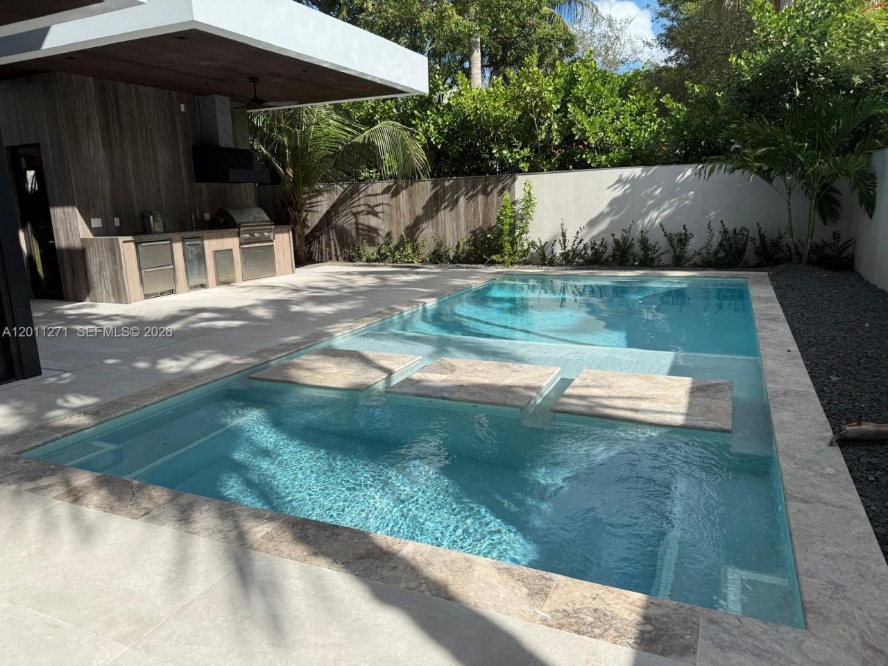 125 SW 29th Rd , Miami, FL 33129 Photo