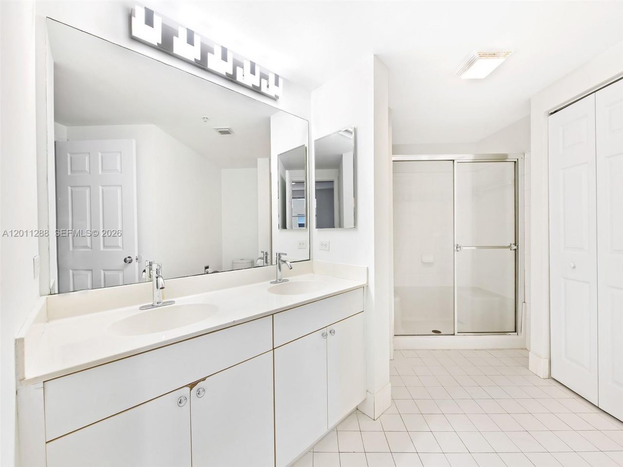 17100 N Bay Rd, Unit 1614, Sunny Isles Beach, FL 33160 Photo
