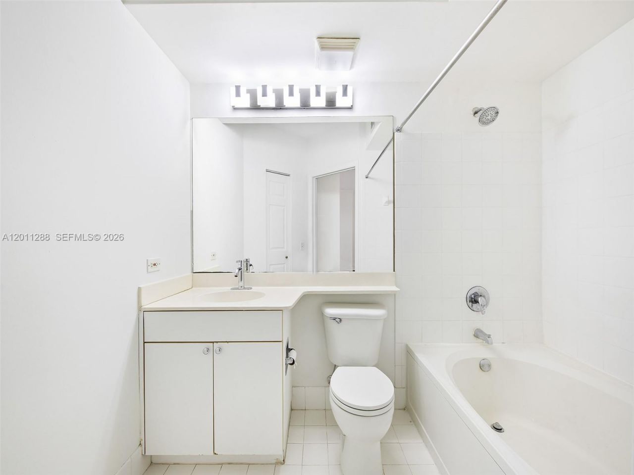 17100 N Bay Rd, Unit 1614, Sunny Isles Beach, FL 33160 Photo