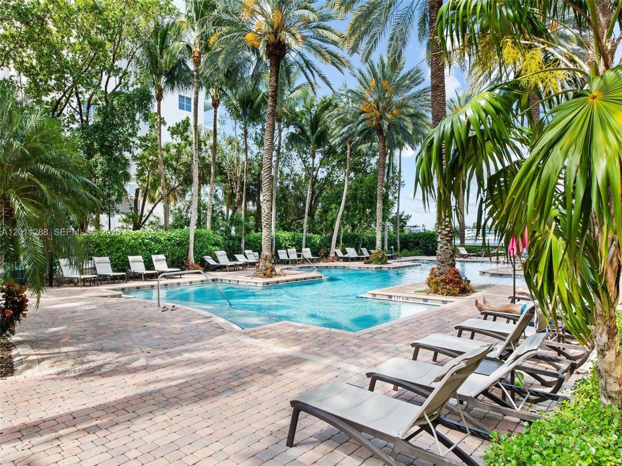 17100 N Bay Rd, Unit 1614, Sunny Isles Beach, FL 33160 Photo
