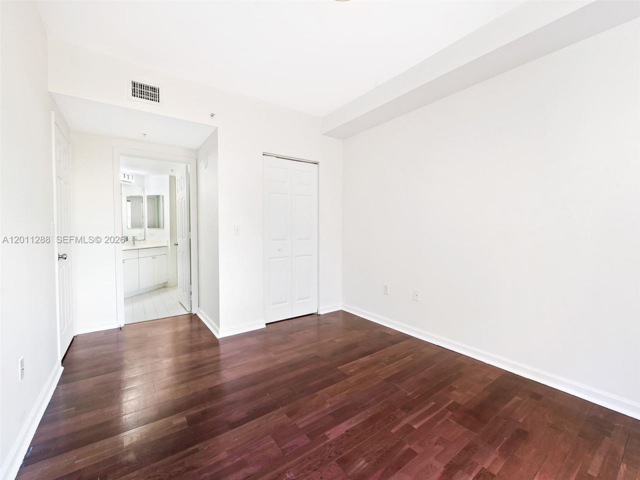 17100 N Bay Rd, Unit 1614, Sunny Isles Beach, FL 33160 Photo