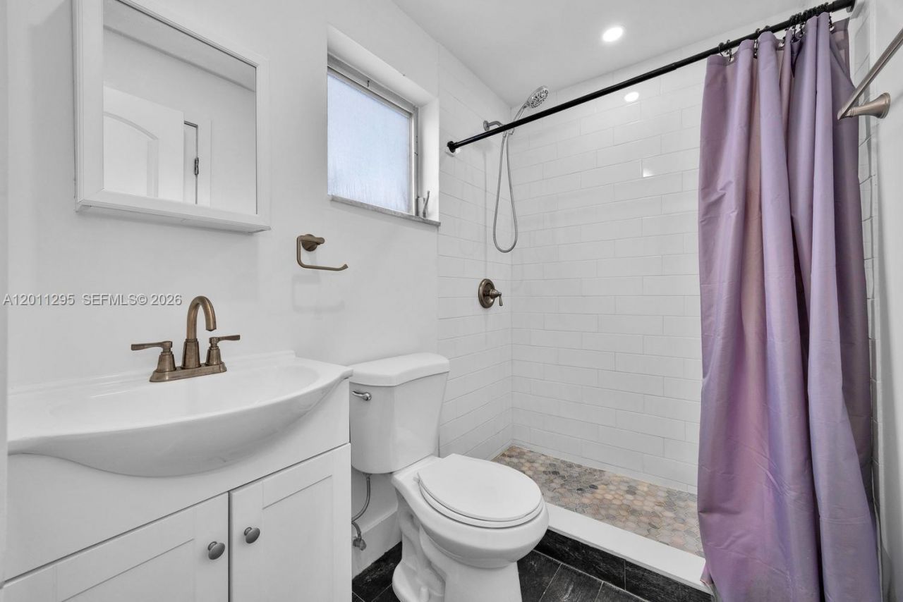 1051 SW 1st St , Unit 401, Miami, FL 33130 Photo