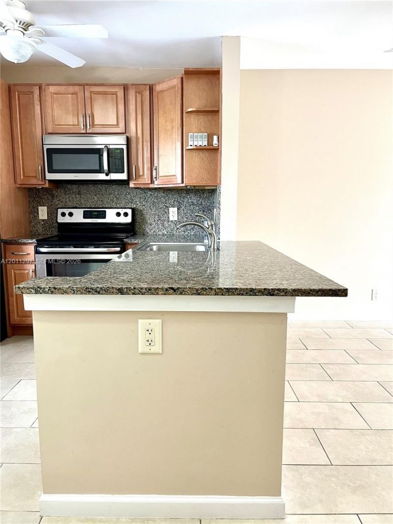 551 NW 80th Ter, Unit 208, Margate, FL 33063 Photo