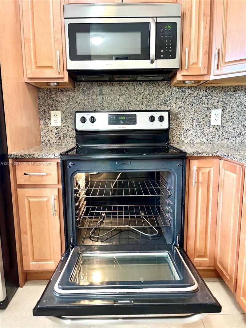 551 NW 80th Ter , Unit 208, Margate, FL 33063 Photo