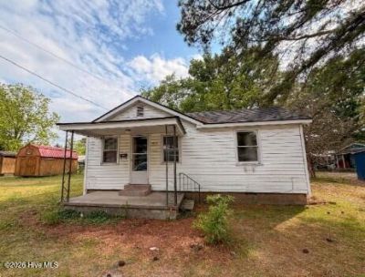 404 E Elizabeth Street, Selma, NC 27576 Main Photo